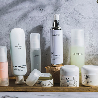 買(mǎi)化妝品為什么要送一堆小樣？